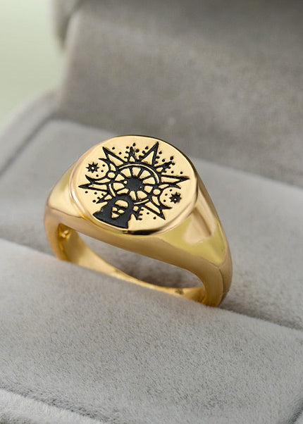 Caulfield Ring | Gold Statement Signet Ring - 7 / Gold - Rings