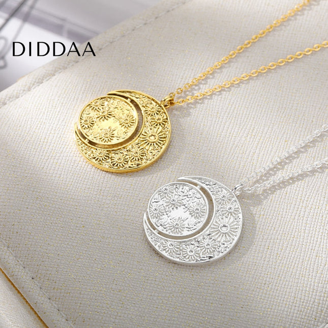 Valeur Pendant Necklace | Gold Sun Moon Chain - Silver - Necklaces