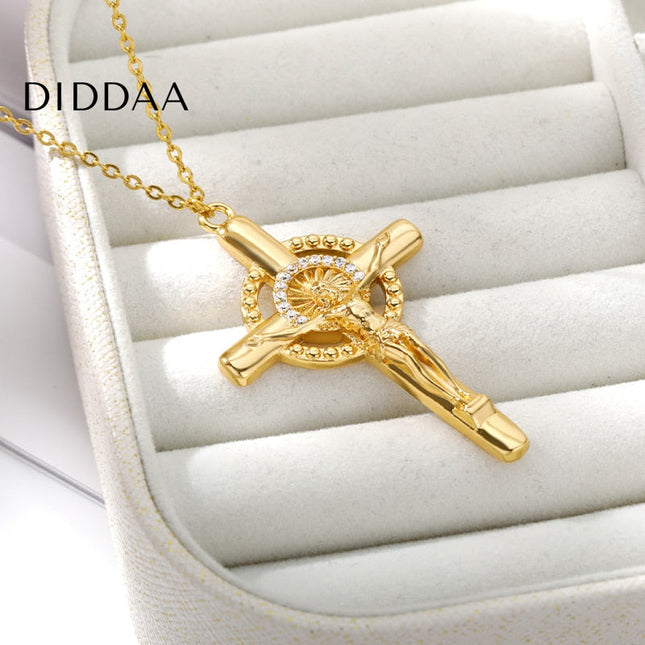Luminaire Pendant Necklace | Gold Large Cross Luxury Chain - Necklaces