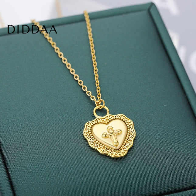 Lumiere Pendant Necklace | Gold Cross Heart Chain - Necklaces