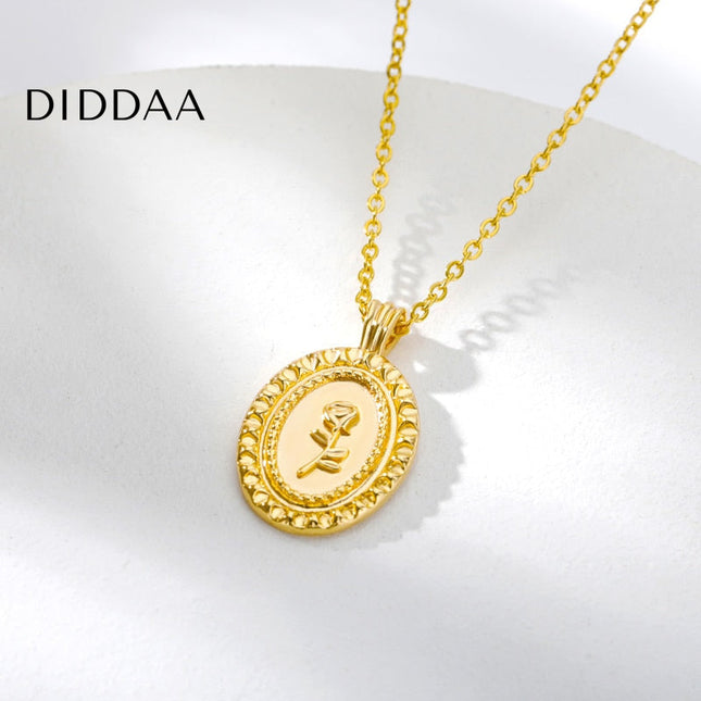 Laisse Pendant Necklace | Gold Rose Flower Chain - Necklaces