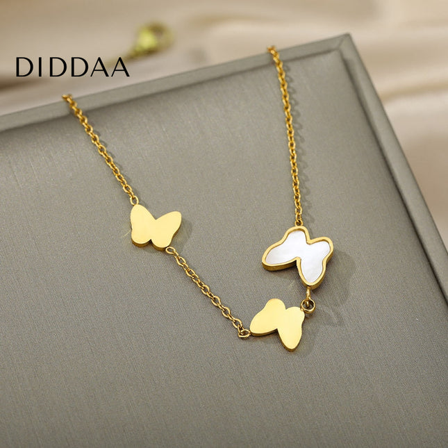 Bouge Pendant Necklace | Gold Pearl Butterfly Slim Chain - Gold - Necklaces
