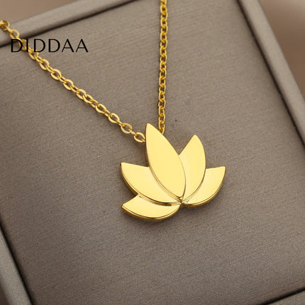 Bonne Pendant Necklace | Gold Silver Leaf Women’s Chain - Necklaces