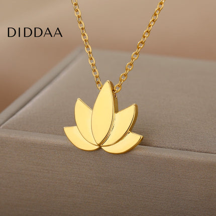 Bonne Pendant Necklace | Gold Silver Leaf Women’s Chain - Necklaces