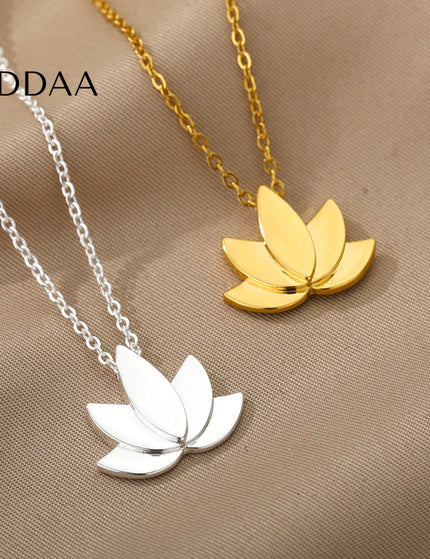 Bonne Pendant Necklace | Gold Silver Leaf Women’s Chain - Silver - Necklaces
