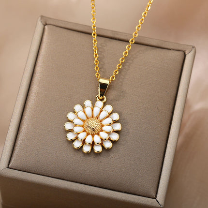 Heure Pendant Necklace | Gold White Sunflower Chain - White - Necklaces