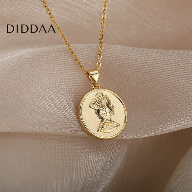Seront Necklace | Gold Queen Coin Chain - Gold - Necklaces