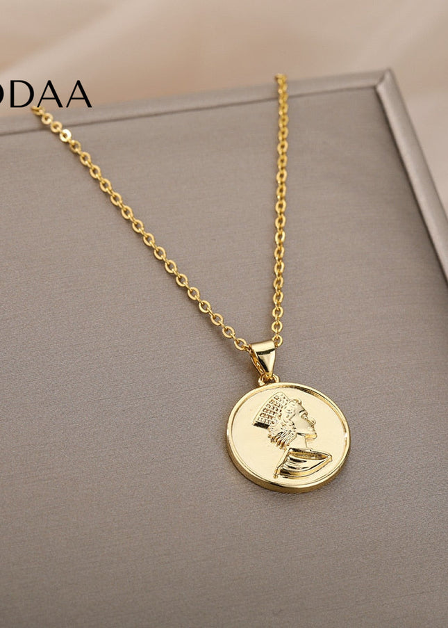 Seront Necklace | Gold Queen Coin Chain - Gold - Necklaces