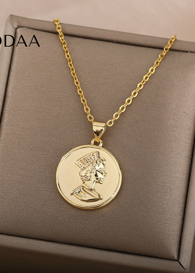 Seront Necklace | Gold Queen Coin Chain - Gold - Necklaces