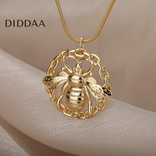 Hive Pendant Necklace | Gold Large Insect Chain - Gold - Necklaces