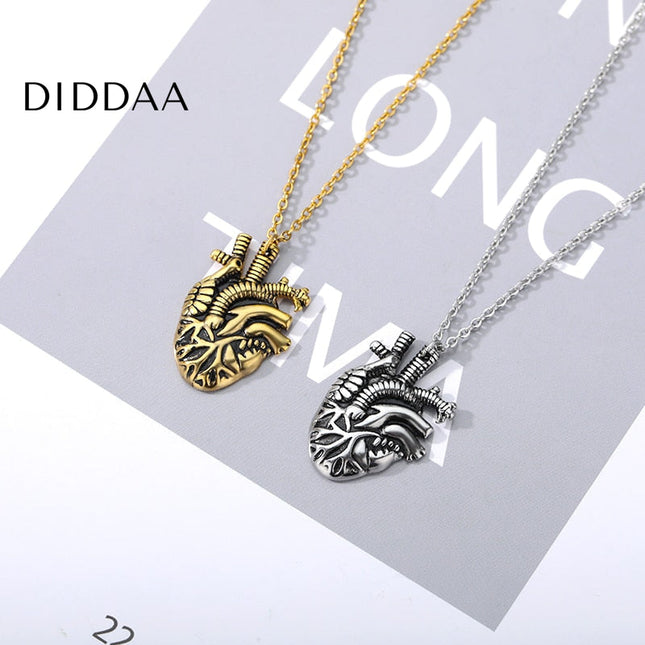 Garde Pendant Necklace | Gold Black Heart Chain - Silver - Necklaces