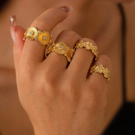 Forest's personality is fresh, simple and elegant, open ring, geometric texture, flower and diamond design, copper ring