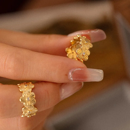 Forest's personality is fresh, simple and elegant, open ring, geometric texture, flower and diamond design, copper ring