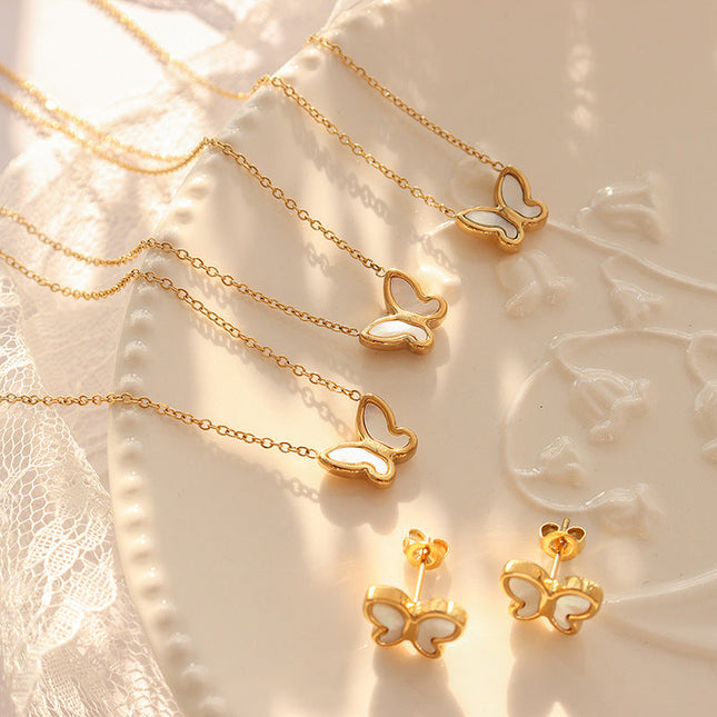 Rosette Necklace