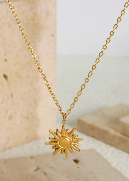 The Queen Mother of the West 18K gold does not fade, personality light luxury clavicle chain fashion simple small sun pendant titanium steel necklace women