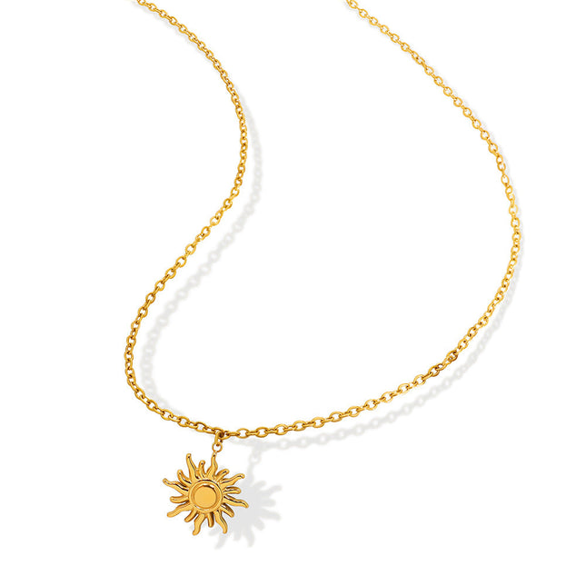 The Queen Mother of the West 18K gold does not fade, personality light luxury clavicle chain fashion simple small sun pendant titanium steel necklace women