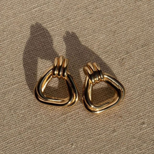 Jieding European and American titanium steel stud earrings, light luxury, high-end earrings, non-fading earrings, stainless steel earrings, cross-border