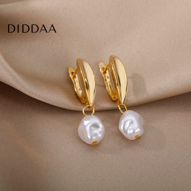 Soumettre Earrings | Gold Zirconia Pearl Hoop Drop Earrings - Gold / B - Earrings