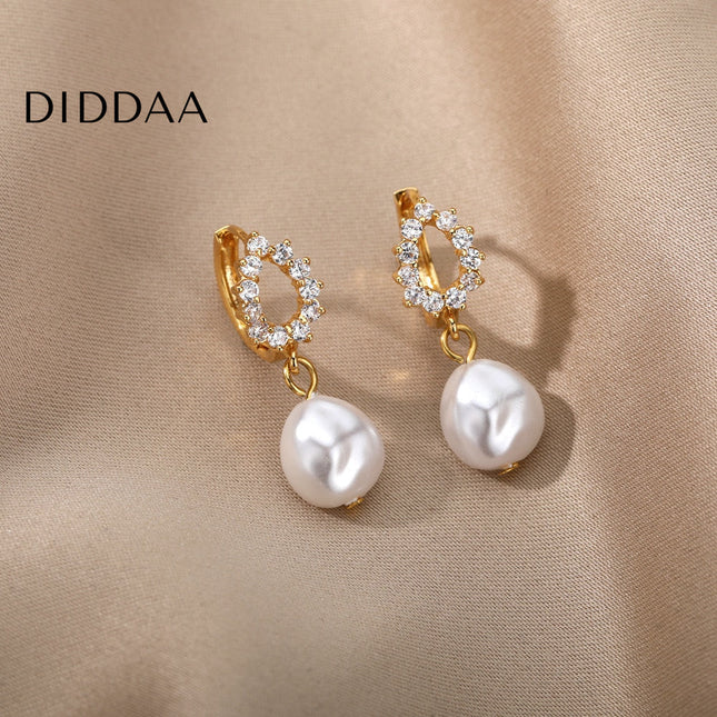Soumettre Earrings | Gold Zirconia Pearl Hoop Drop Earrings - Earrings