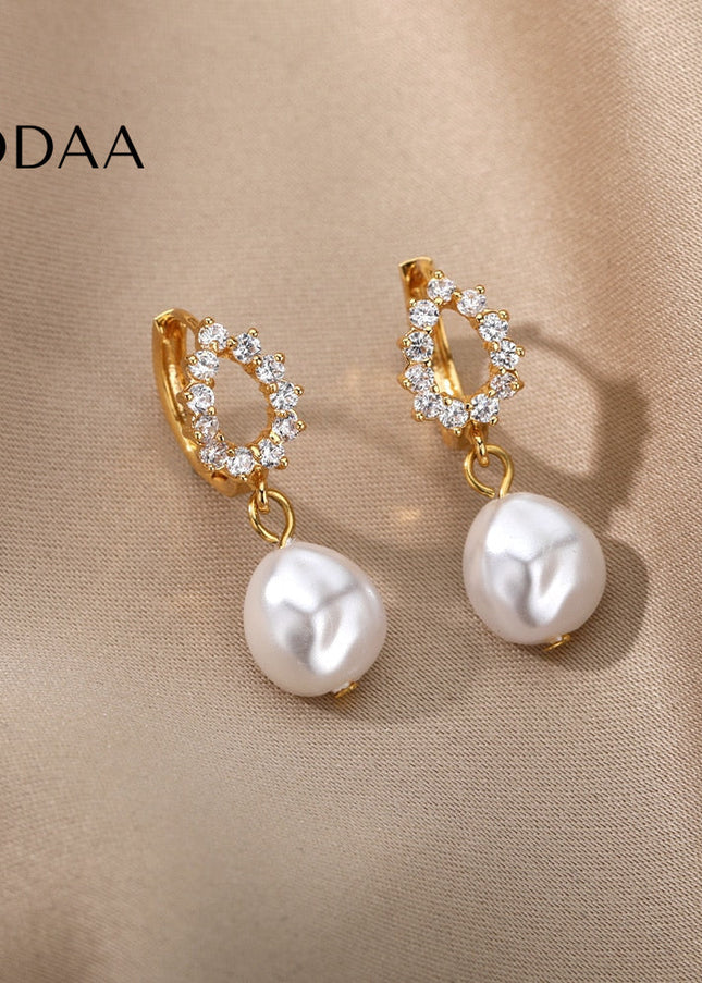 Soumettre Earrings | Gold Zirconia Pearl Hoop Drop Earrings - Earrings
