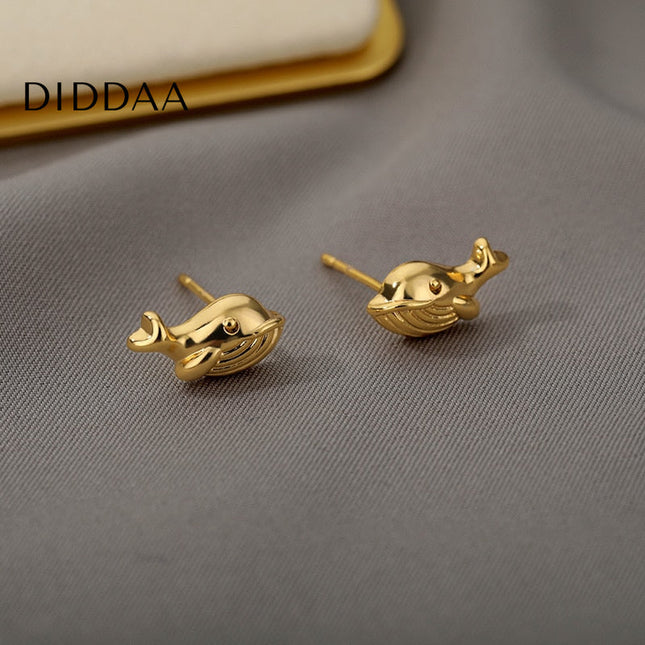 Souvient Earrings | Gold Kissing Whales Animal Stud Earrings - Earrings