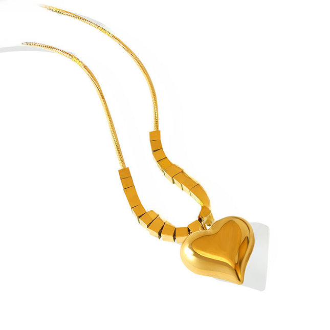 Mystery ins Korean new trendy love snake bone chain retro sense versatile niche design sense peach heart pendant necklace