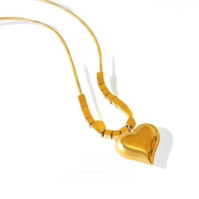 Mystery ins Korean new trendy love snake bone chain retro sense versatile niche design sense peach heart pendant necklace