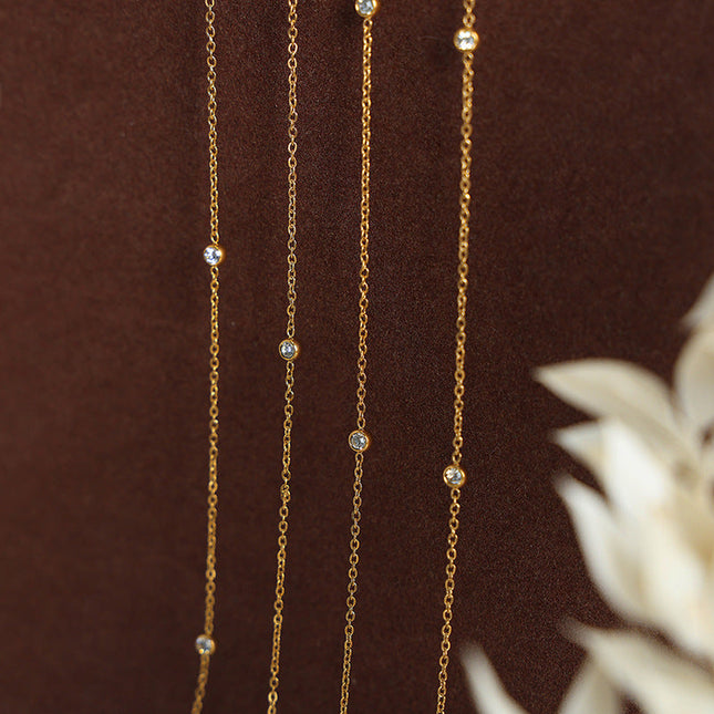 The new high-end ins, the niche design, the simple trend, the titanium steel gold-plated diamond-inlaid clavicle chain, the personality jewelry women