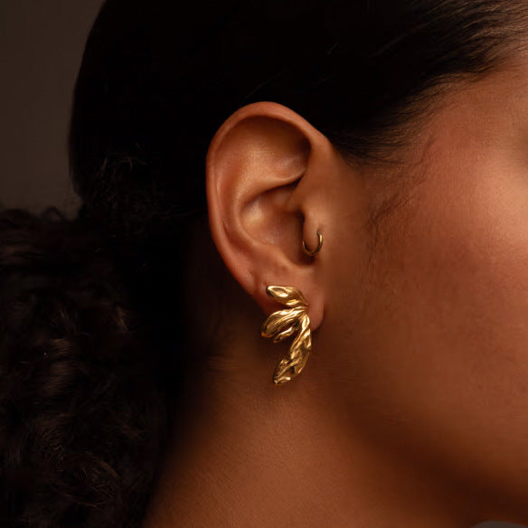 Jieding European and American stainless steel stud earrings niche design earrings women's high-end earrings do not fade titanium steel jewelry cross-border