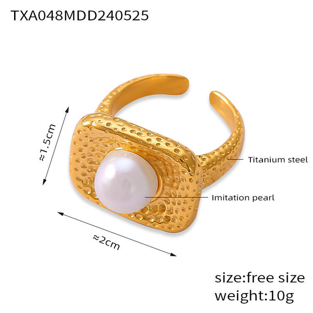 Twirl Ring