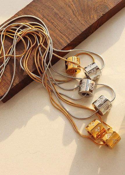 Vina Necklace