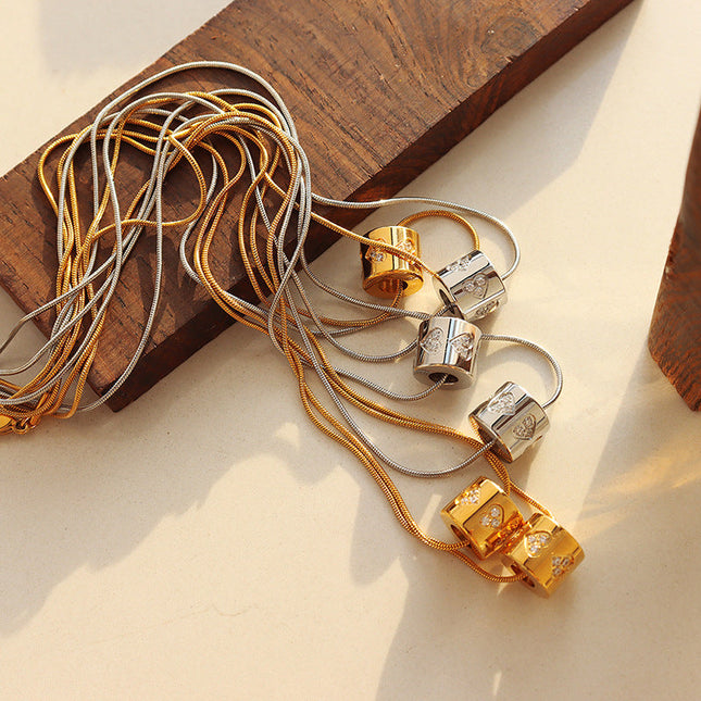 Vina Necklace