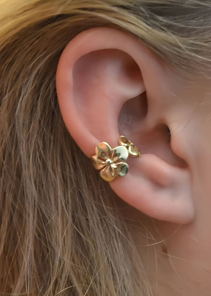 Jieding European and American stainless steel flower earrings are high-end, no ear piercings, ear bones, titanium steel earrings, cross-border earrings